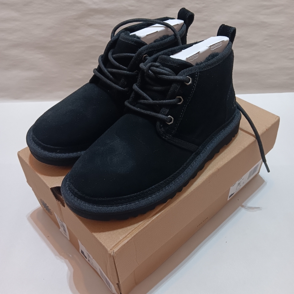 UGG Women's Neumel Boots Suede Chukka 1094269 Black Size 5 Lined